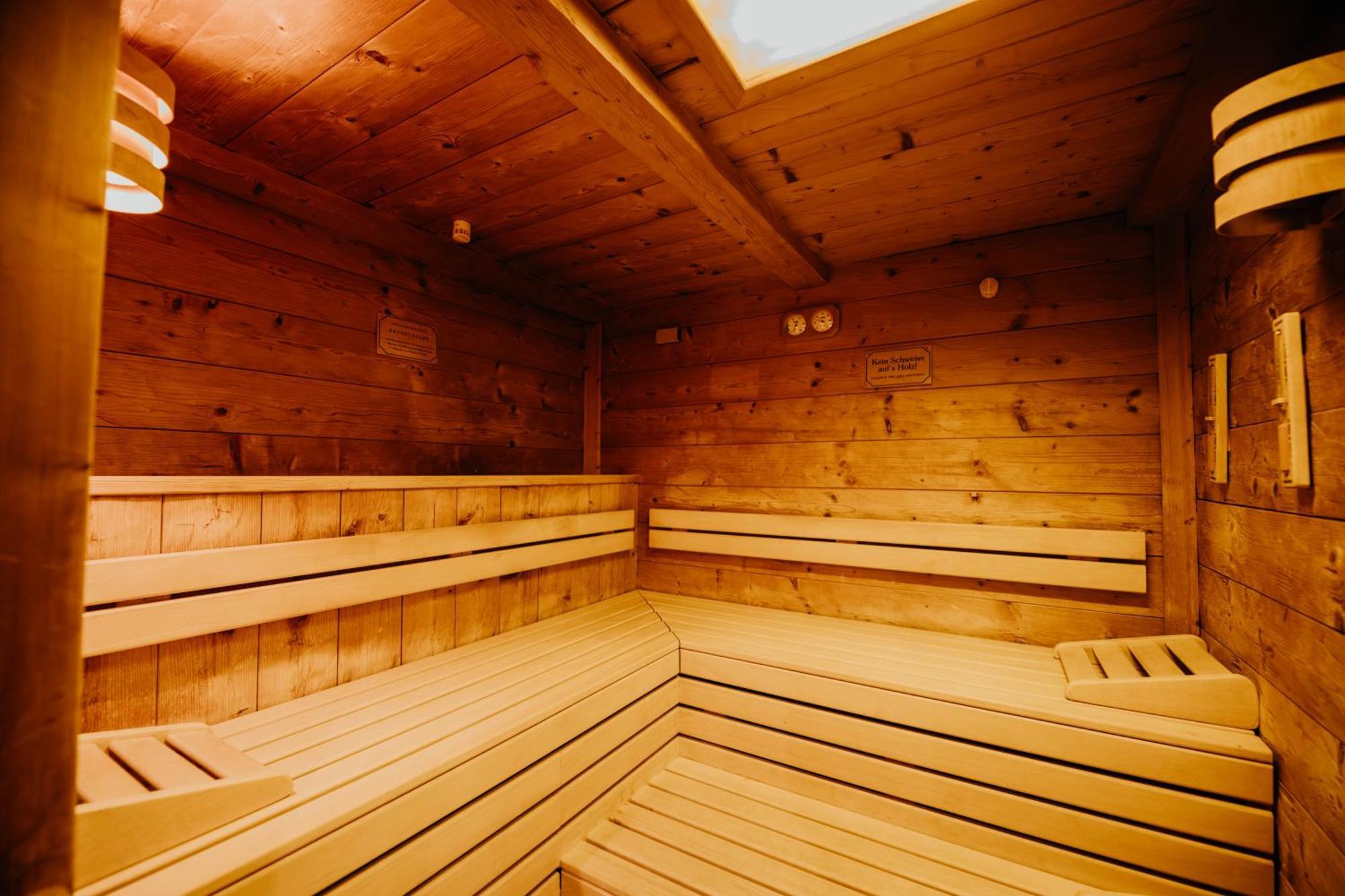 Sonnenhotel Hoher Hahn Schwarzenberg  Bagian luar foto
