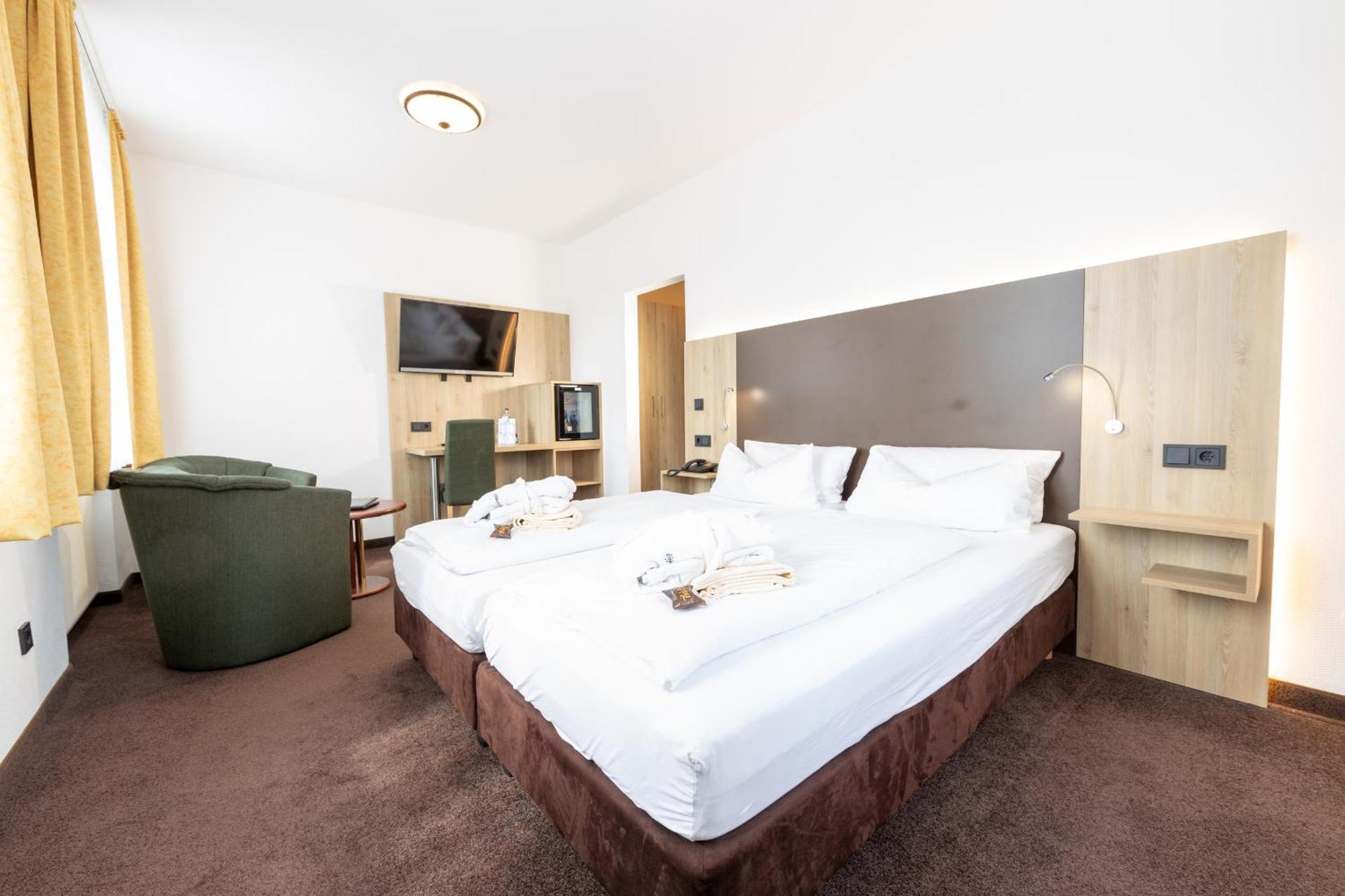 Sonnenhotel Hoher Hahn Schwarzenberg  Bagian luar foto